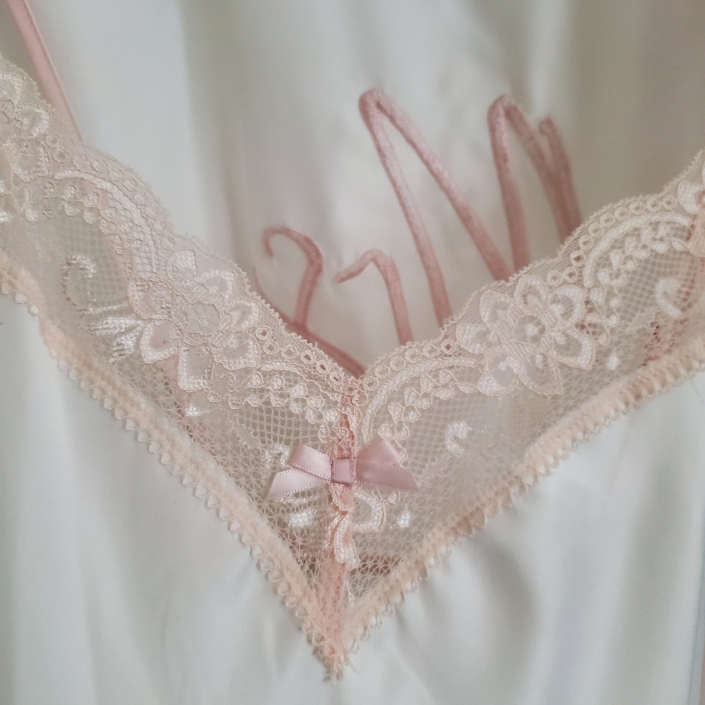 "Mrs." Bride Robe Set - Picture 4 of 16